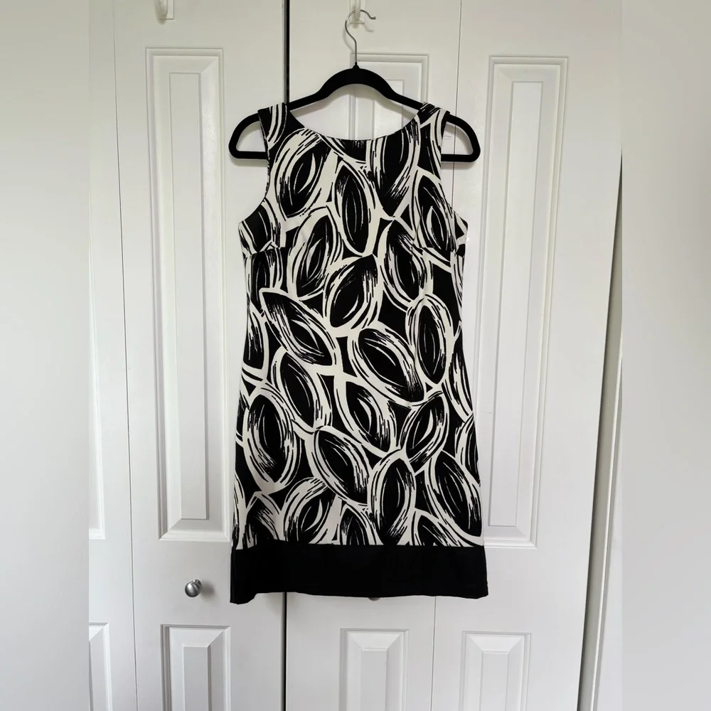 AGB - Black and White Patterned Dress - Size 8 - Picture 15 of 15